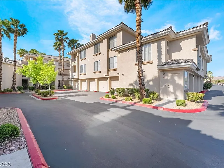 7103 S Durango Dr #207 — Photo 2