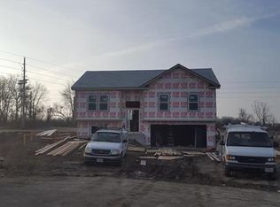 1101 SW 10th St, Oak Grove, MO 64075