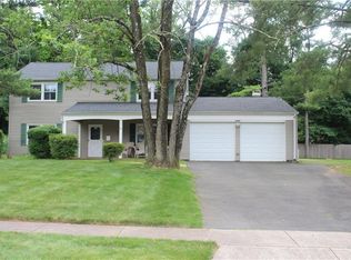 32 Heather Dr, Somerset, NJ 08873