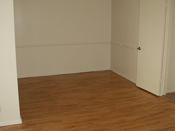 3rd image of 11832 Goshen Ave APT 4