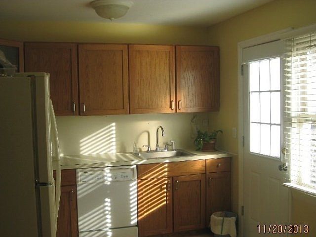 2nd image of 96 Cardinal Ln #96