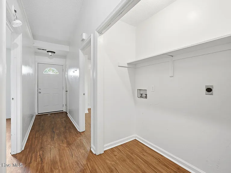 774 Pinewood Dr — Photo 17