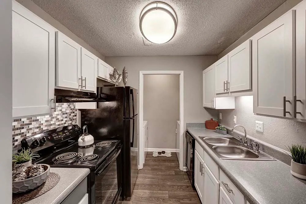 Harlowe Apartments — Photo 1