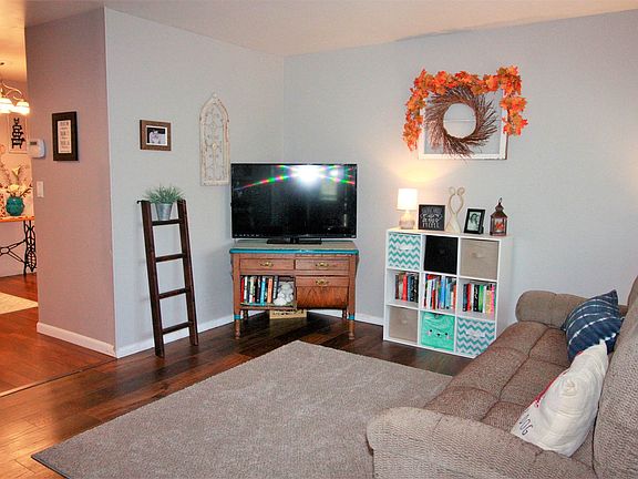 4th image of 2117 Shasta Dr