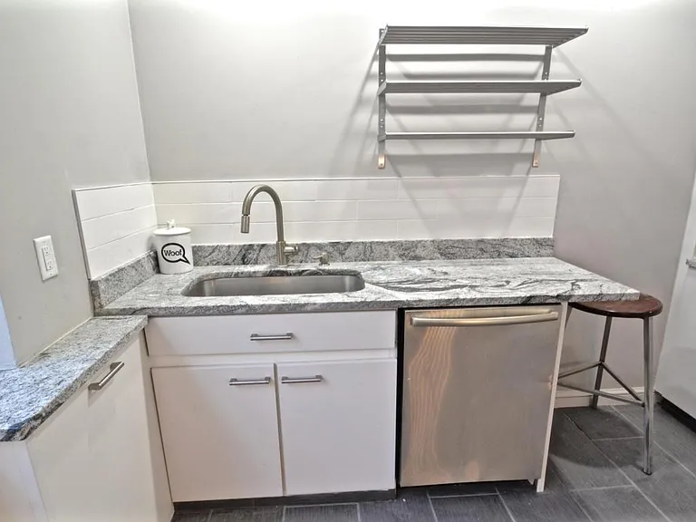 258 Jackson St — Photo 20
