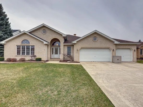 8120 Rutherford Dr, Woodridge, IL 60517