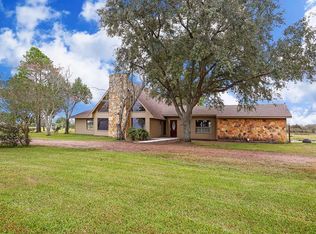 9058 Harvest Rd, Sealy, TX 77474