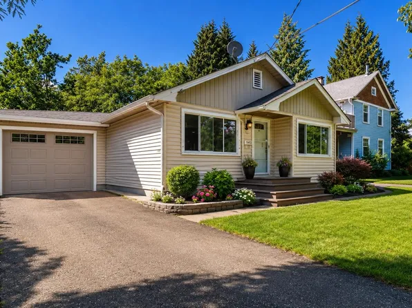 9475 Stanley St, Chilliwack, BC V2P 3Y2