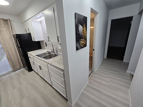 2nd image of 1746 Cromwell Dr #5