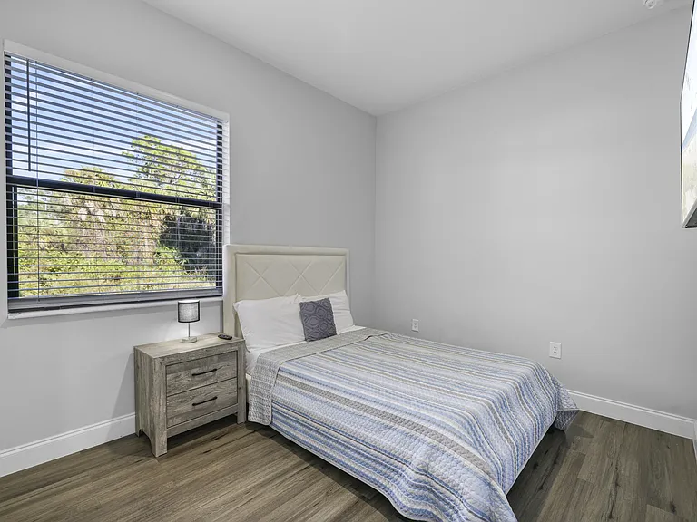 622 Windermere Dr — Photo 14