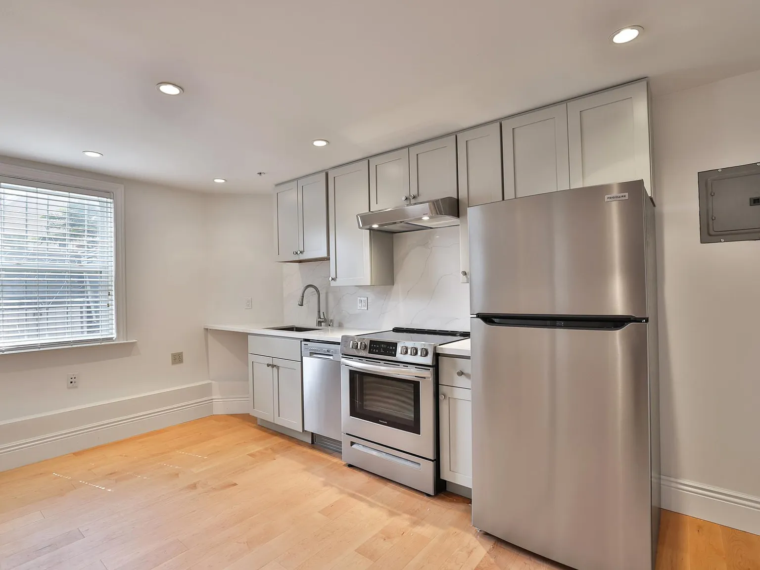 1 bed, 900 sqft, $4,980 — Photo 4
