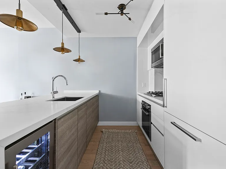 505 W 43rd St #6K — Photo 5