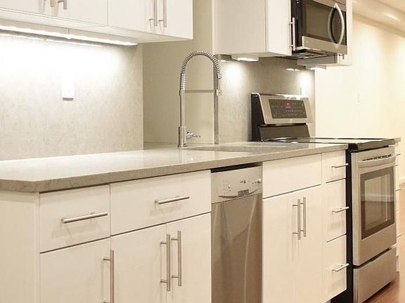 4th image of 331 E 89th St APT 4E