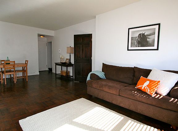 2nd image of 301 E 62nd St APT 15D