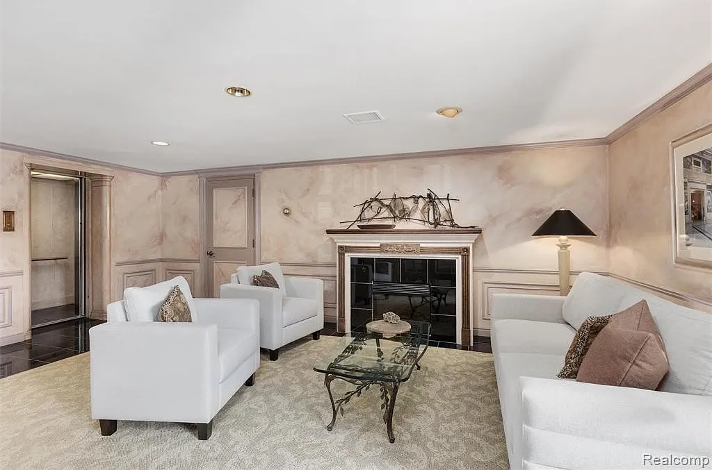 1 bed, 765 sqft, $2,400 — Photo 4