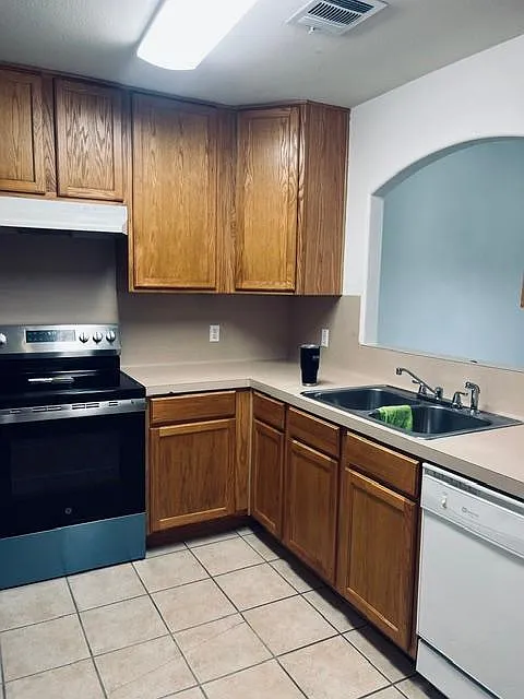 108 Marvin Cv — Photo 2