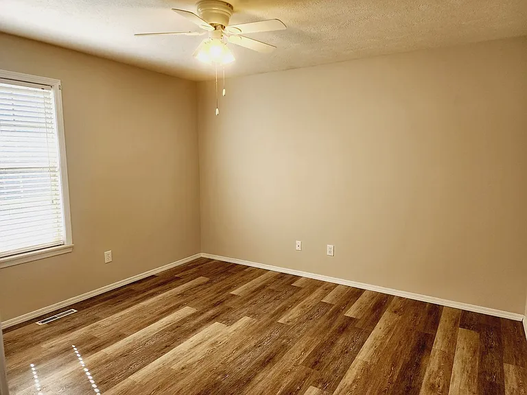 4303 S Sulgrove Ave — Photo 15
