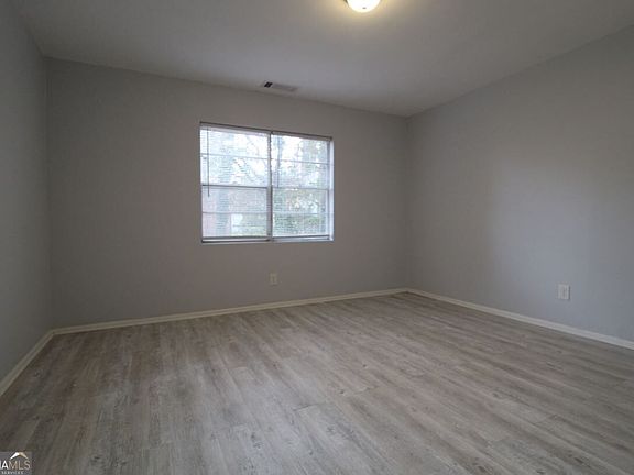 4th image of 100 Tyler St NW #B