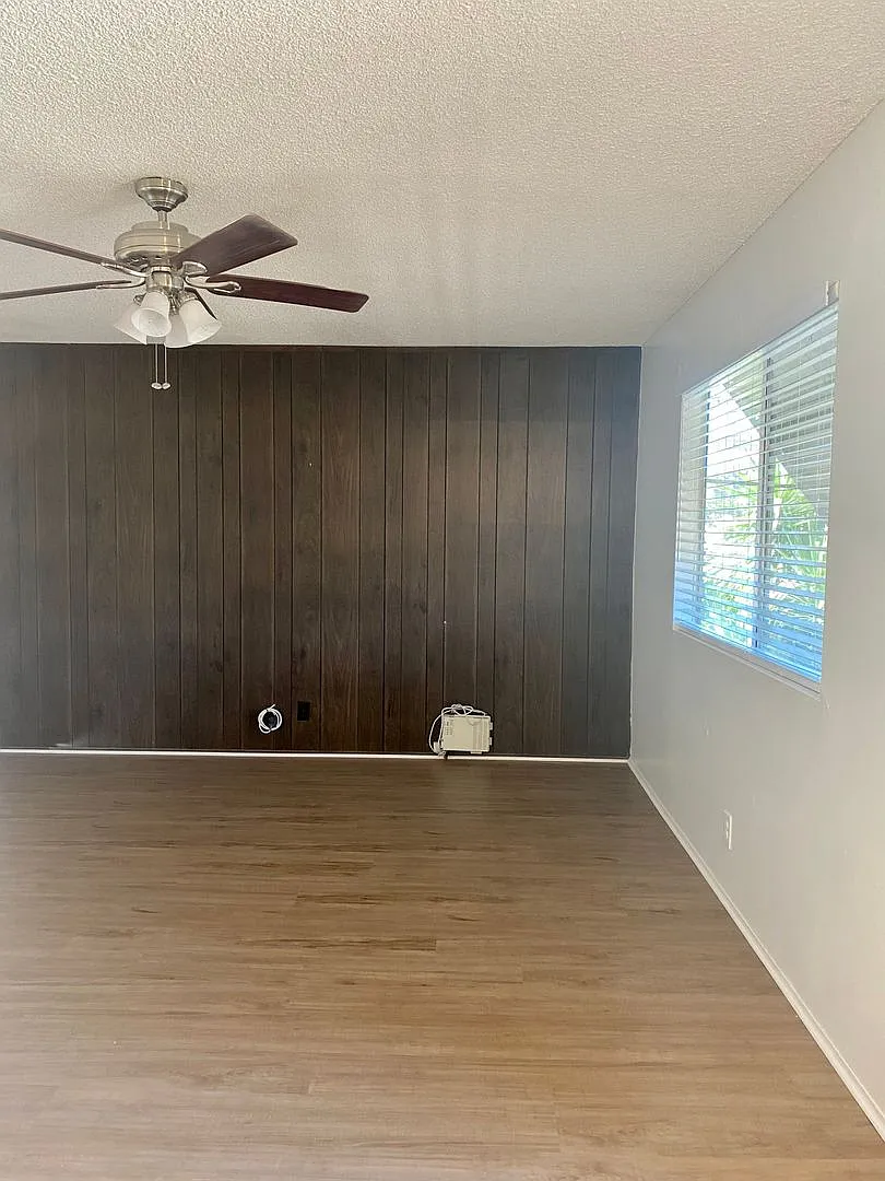 2 Bedroom 1 Bathroom Duplex Newly Remodeled In 55+ Community — Photo 3