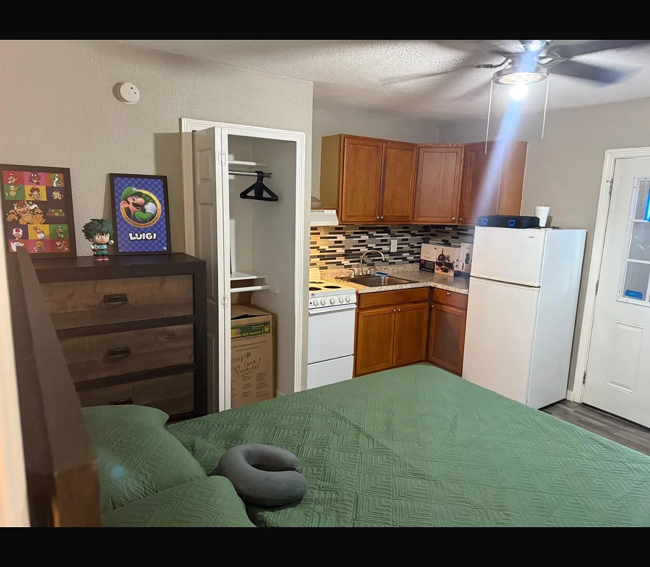 Studio, $775 — Photo 1