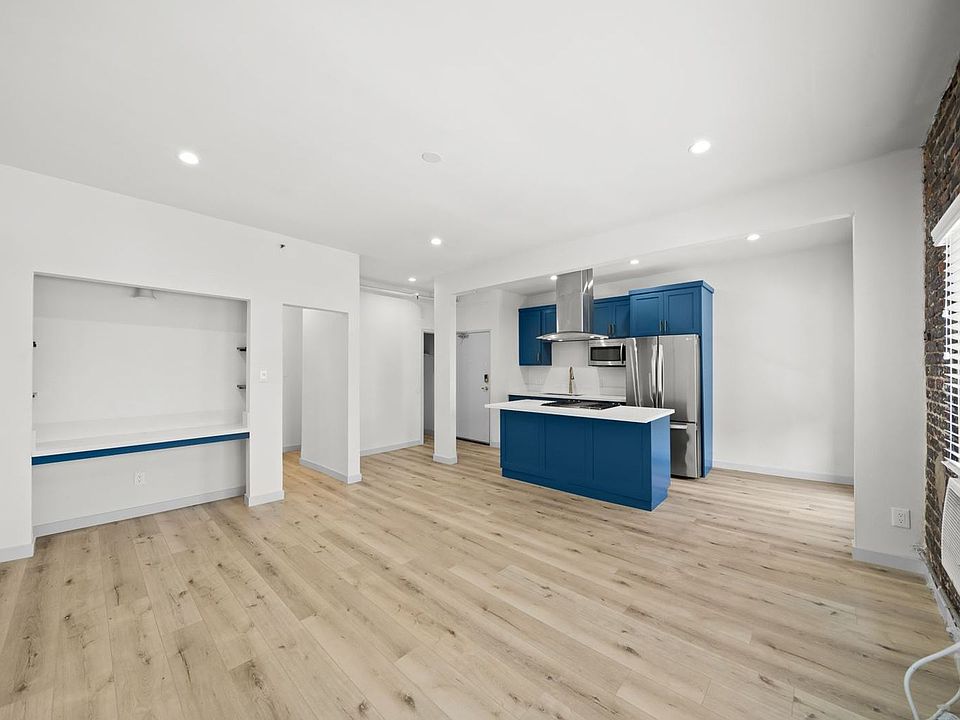 1st image of 833 Fedora St #302