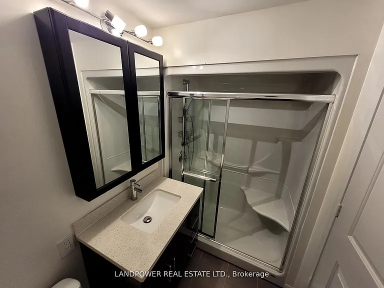 25 Town Centre Ct #UPH07 — Photo 27