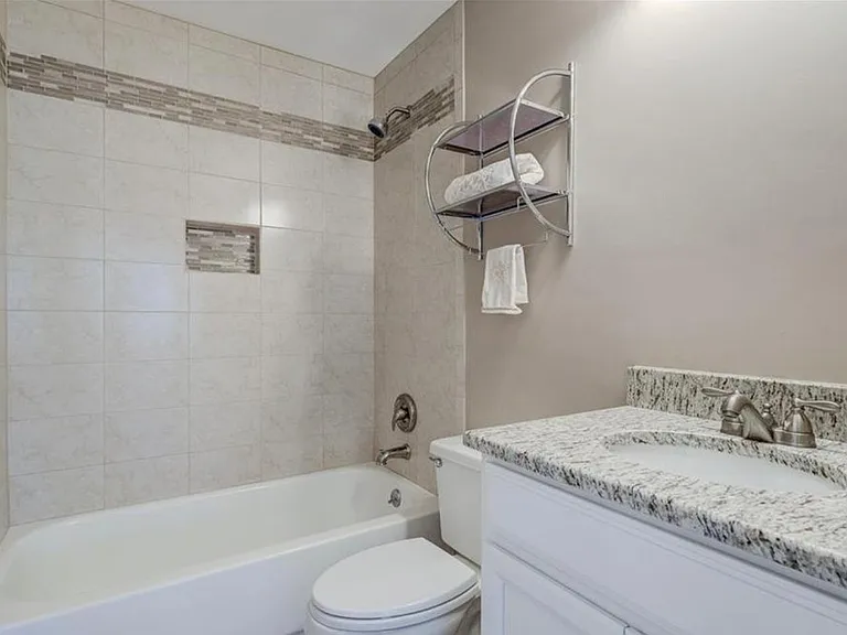 13130 White Marsh Ln #207 — Photo 13