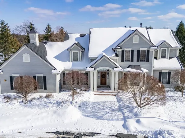 6 Grandhill Way, Pittsford, NY 14534