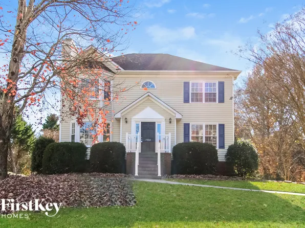 7504 Harpers Crossing Ln, Clemmons, NC 27012