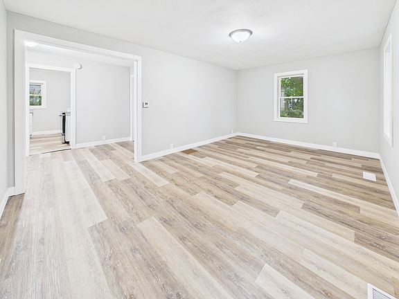 4th image of 701 Midland Ave