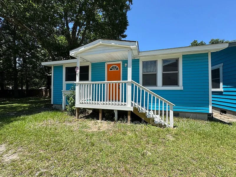 2 bed, 1.0 bath, 842 sqft, $1,500 — Photo 2