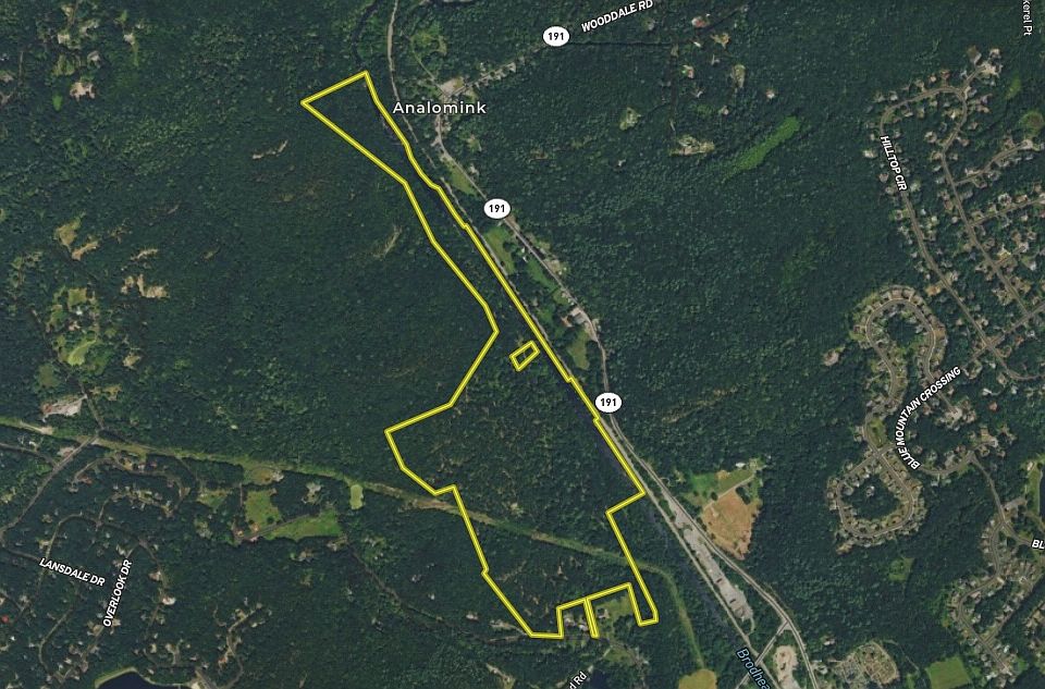 1st image of 797 Hallet Rd