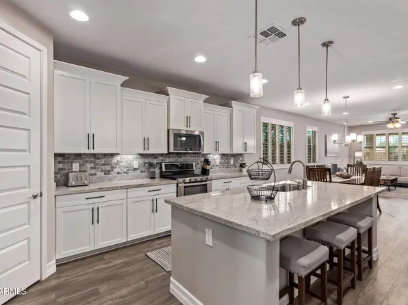 2915 W THORN TREE Drive, Phoenix, AZ 85085