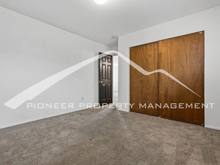 2902 W Short Pl — Photo 13