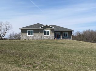 17370 Red Sunset Ct, Bennet, NE 68317
