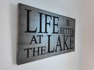 34 E Shore Rd, Ellington, CT 06029