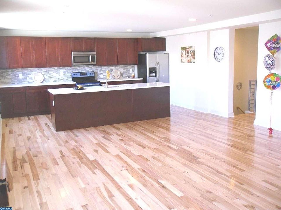 1st image of 820 N Burns St #4
