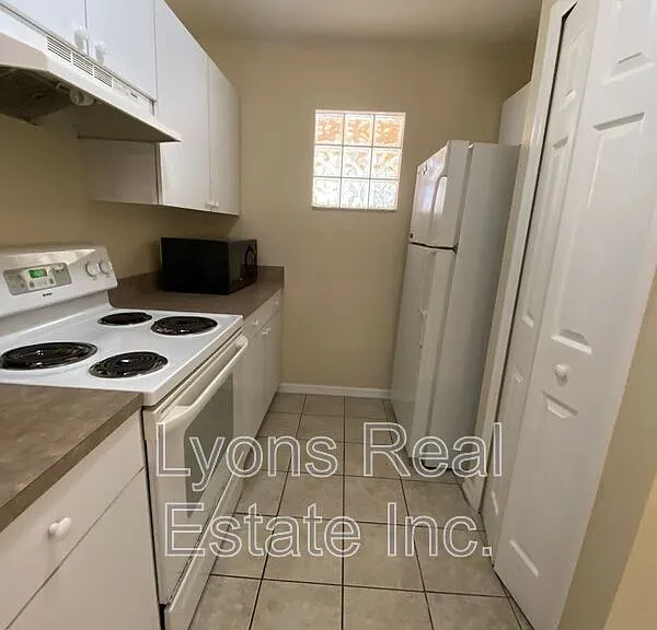 3806 SW 7th Pl #102 — Photo 9