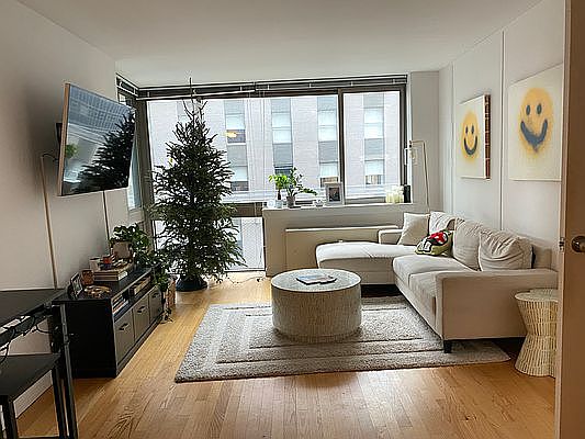 1st image of 182 Broadway #11G