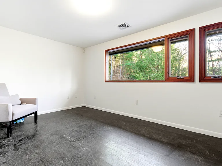 86 Myles Standish Rd — Photo 10
