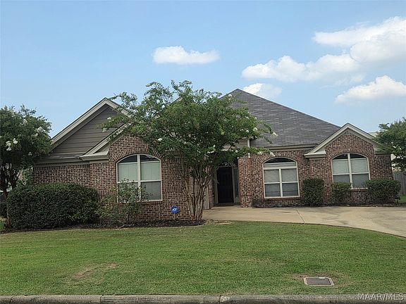 2nd image of 700 Lismore Pl