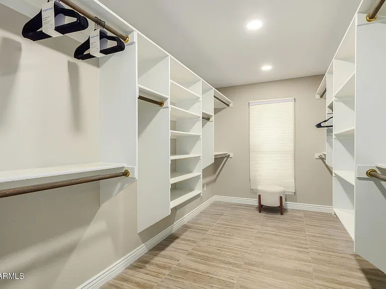 2551 E Missouri Ave — Photo 16
