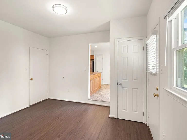 8902 Huxley Ct — Photo 34
