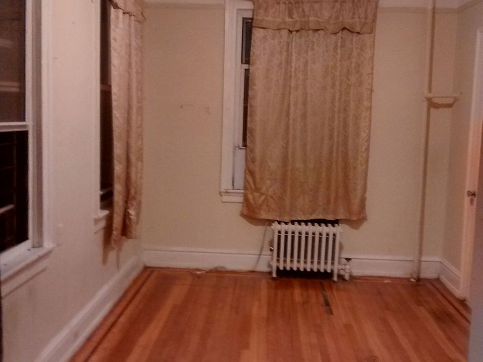 2nd image of 8501 Roosevelt Ave