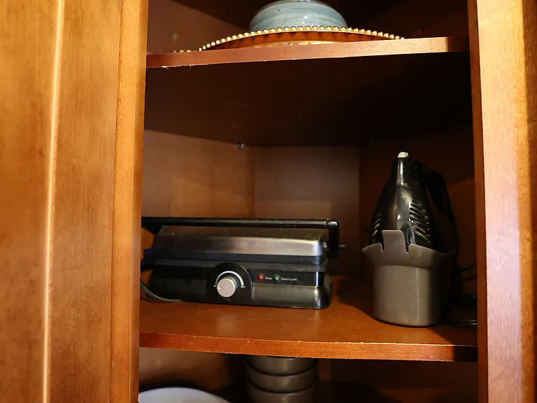 Blender and dishes
