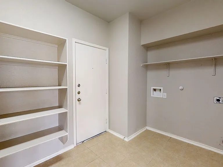 12230 Medina Ml — Photo 14