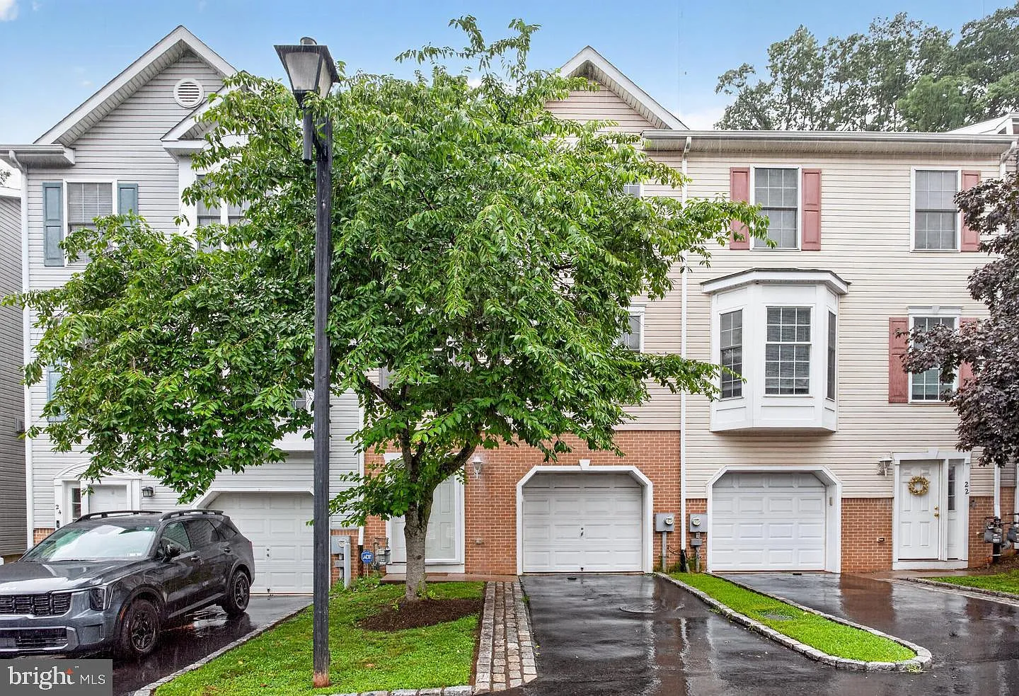 3 bed, 2.5 bath, 1634 sqft, $3,000 — Photo 1