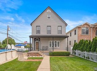 14 Kroll Ter, Secaucus, NJ 07094