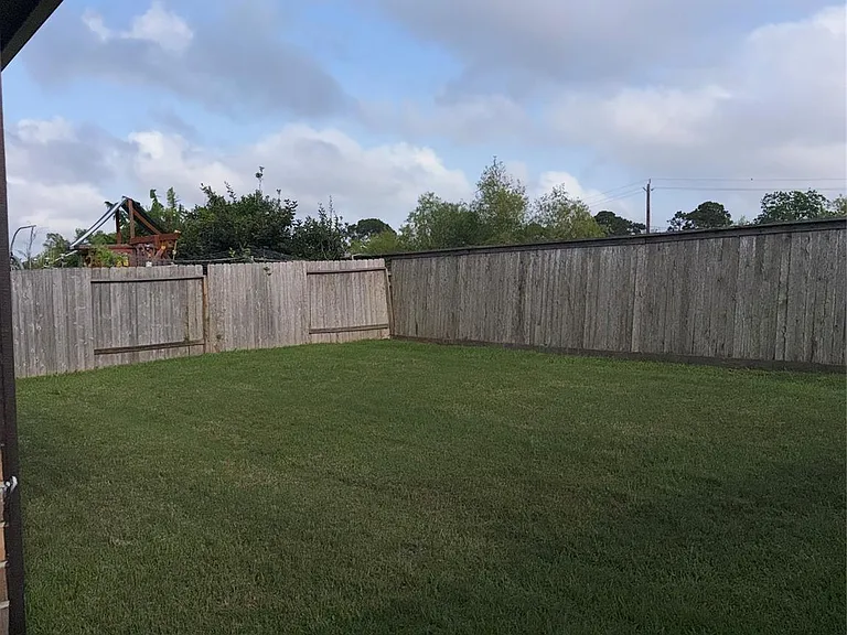 2227 Sanders Brook Dr — Photo 12