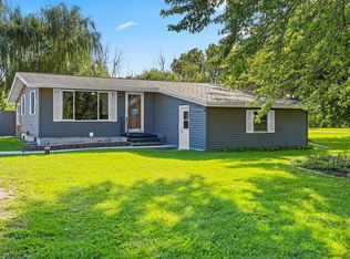 6649 County Road R, Oshkosh, WI 54902